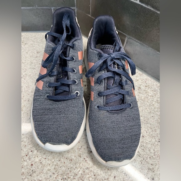 Girls Adidas Cloud Foam Shoes Size 4.5 - Picture 7 of 8